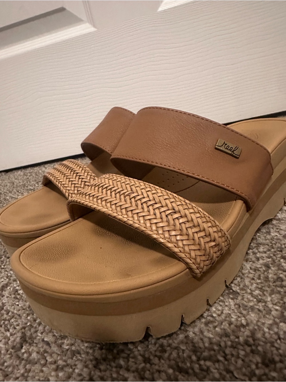 Reef Women’s Brown Woven Platform Slide Sandals - Picture 4 of 13